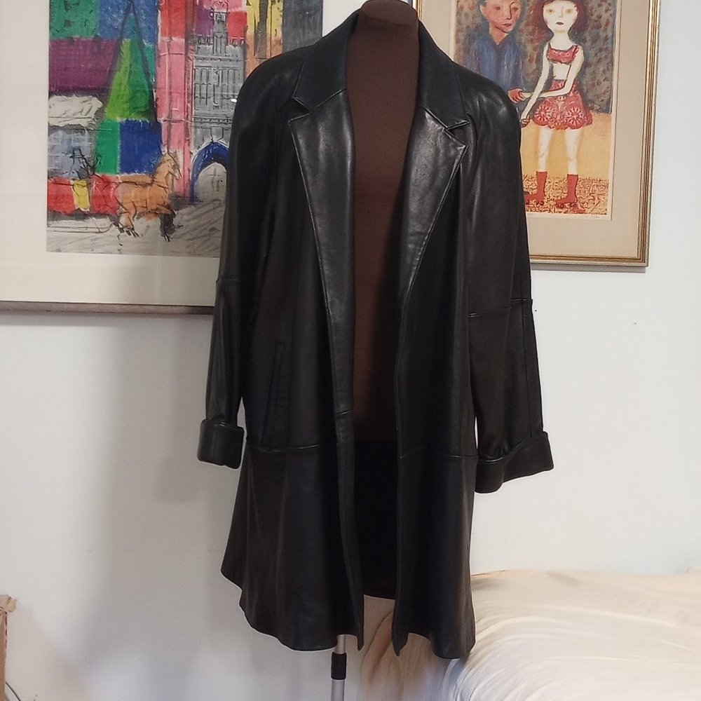 VINTAGE 80'S  SUPER SOFT BLACK LEATHER SWING COAT